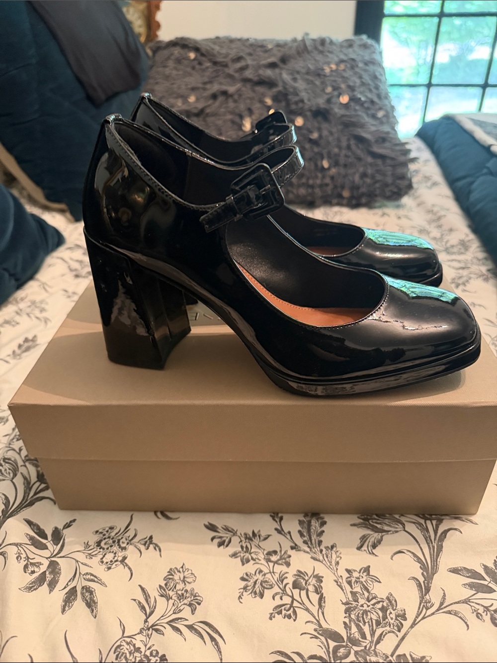 Donald J. Pliner Black Patent Mary Jane Platform Heels - Picture 5 of 8